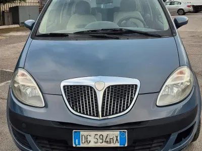 Usata Lancia Musa 101 CV (74 kW) 2007 Grigio Monovolume