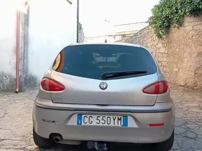 Usata Alfa Romeo 147 140 CV (102 kW) 2003 Grigio Utilitaria