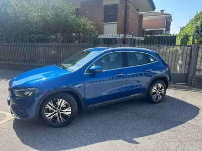 Usata Mercedes GLA200 150 CV (110 kW) 2023 Bluazzurro SUV