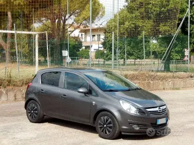 Usata Opel Corsa 85 CV (62 kW) 2010 Grigio Utilitaria