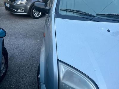 Usata Ford Fusion 67 CV (49 kW) 2005 Grigio Berlina