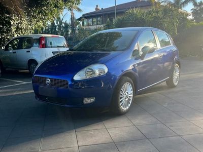 Usata Fiat Grande Punto 77 CV (56 kW) 2006 Blu Utilitaria