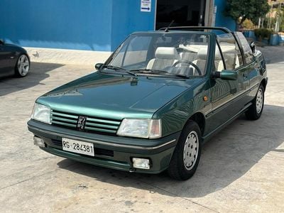 Usata Peugeot 205 Roland Garros 75 CV (55 kW) 1993 Verde Cabrio