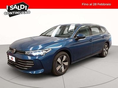 Usata VW Passat Business 150 CV (110 kW) 2024 Reef blue metallizzato Station wagon