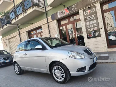 Usata Lancia Ypsilon 60 CV (44 kW) 2010 Grigio Utilitaria