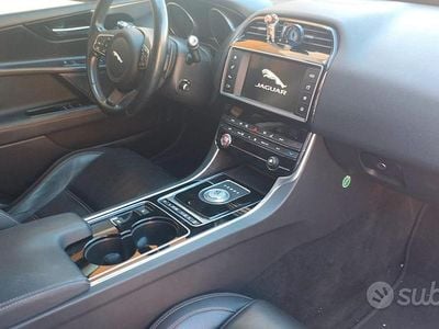 Usata Jaguar XE 163 CV (119 kW) 2016 Bianco Berlina