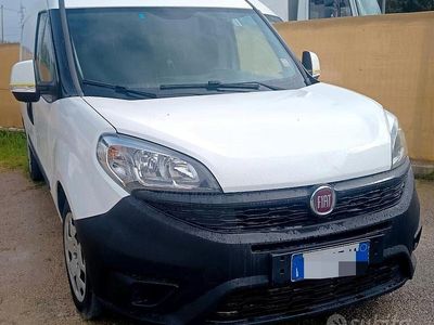 Usata Fiat Doblò 104 CV (76 kW) 2015 Bianco Monovolume