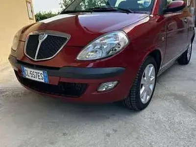 Usata Lancia Ypsilon 69 CV (50 kW) 2004 Rosso Utilitaria
