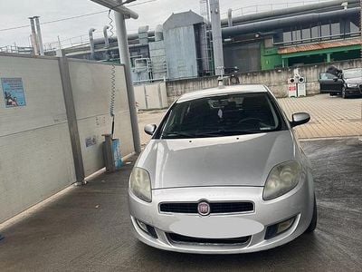 Usata Fiat Bravo 103 CV (75 kW) 2012 Grigio Utilitaria