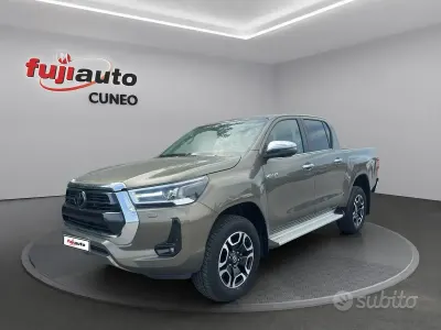 Nuova Toyota HiLux Executive 2026 Grigio Pick-up