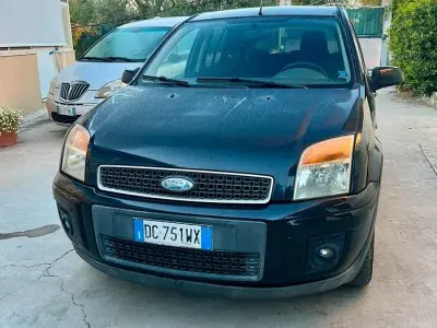 Usata Ford Fusion 68 CV (50 kW) 2006 Utilitaria