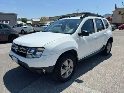 Usata Dacia Duster Black Shadow 109 CV (80 kW) 2016 Bianco SUV
