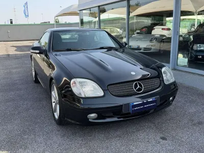 Usata Mercedes SLK320 218 CV (160 kW) 2001 Nero Cabrio