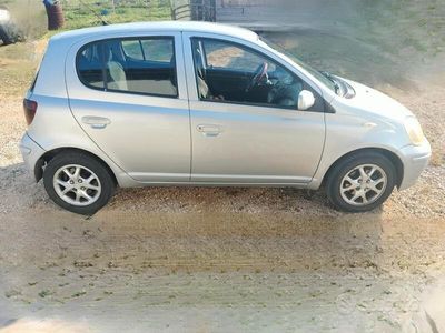 Grigio Usata 2004 Toyota Yaris Utilitaria | 1500 € (Buon prezzo)