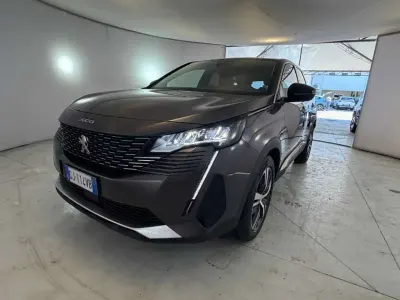 Usata Peugeot 3008 Allure 131 CV (96 kW) 2022 Grigio artense SUV