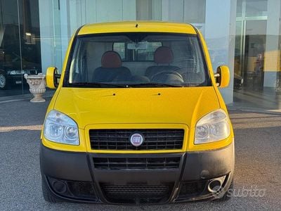 Usata Fiat Doblò 74 CV (54 kW) 2009 Giallo Monovolume