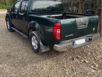 Usata Nissan Navara XE 174 CV (127 kW) 2006 Verde Pick-up