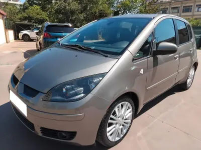 Usata Mitsubishi Colt 74 CV (54 kW) 2009 Marrone Utilitaria