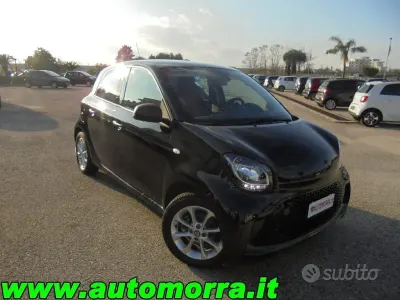 Begagnad Smart ForFour Electric Drive Pure 41 kW (56 HK) 2021 Svart Sedan