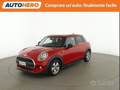 Usata Mini ONE 75 CV (55 kW) 2017 Rosso Utilitaria