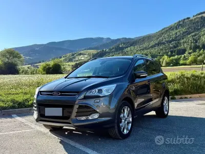 Usata Ford Kuga Titanium 150 CV (110 kW) 2015 Grigio SUV