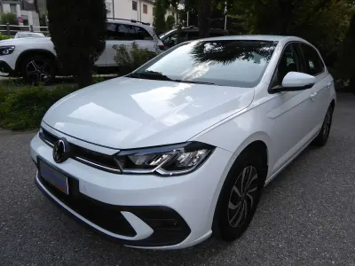 Usata VW Polo Life 95 CV (69 kW) 2023 Bianco Utilitaria