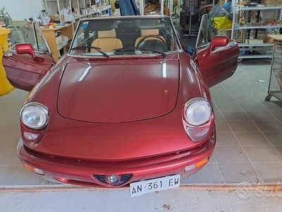 Usata Alfa Romeo Spider 120 CV (88 kW) 1990 Rosso Cabrio