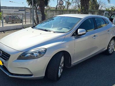 Usata Volvo V40 R-Design Kinetic 114 CV (83 kW) 2013 Argento Berlina
