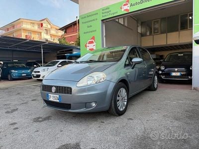 Usata Fiat Grande Punto Dynamic 65 CV (47 kW) 2008 Grigio Utilitaria