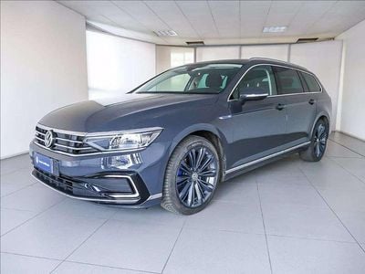 Usata VW Passat GTE 218 CV (160 kW) 2019 Grigio urano Station wagon