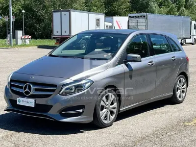 Usata Mercedes B180 Premium 109 CV (80 kW) 2017 Grigio Utilitaria