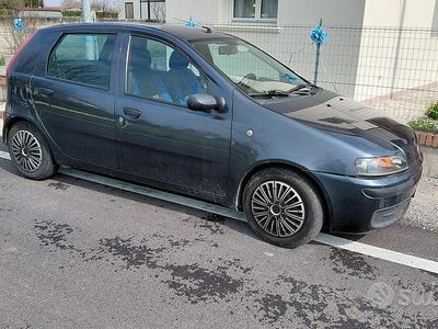 Usata Fiat Punto 80 CV (58 kW) 2001 Utilitaria