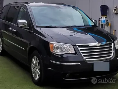 Usata Chrysler Grand Voyager Limited 163 CV (119 kW) 2011 Nero Monovolume