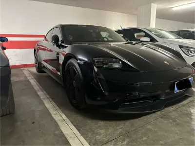 Usata Porsche Taycan Sport Turismo Performance Package 350 kW (476 CV) 2023 Nero Station wagon