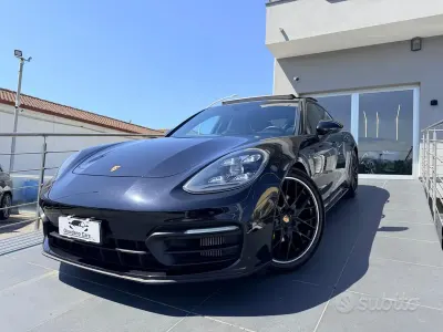 Usata Porsche Panamera 330 CV (242 kW) 2021 Nero SUV