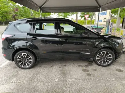 Usata Ford Kuga ST-Line 120 CV (88 kW) 2019 Nero SUV
