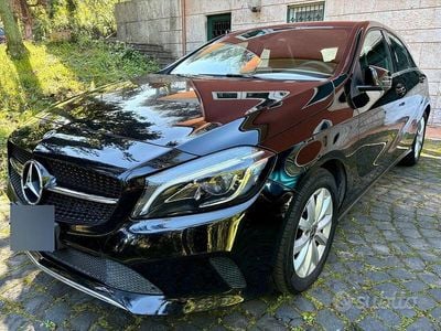 Usata Mercedes A180 Business 109 CV (80 kW) 2018 Nero Berlina