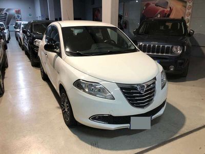 Usata Lancia Ypsilon Gold 95 CV (69 kW) 2015 Bianco Utilitaria