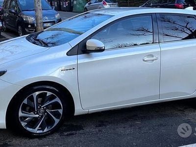 Toyota Auris Hybrid