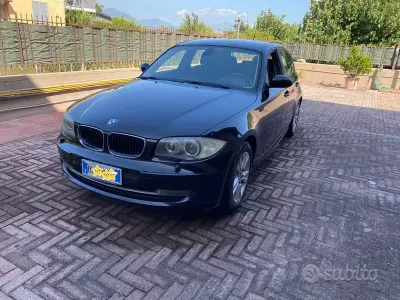 Usata BMW 118 143 CV (105 kW) 2007 Nero Utilitaria