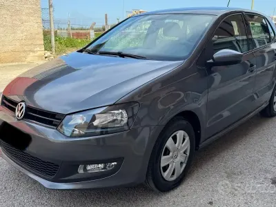 Usata VW Polo Trendline 75 CV (55 kW) 2013 Grigio Utilitaria