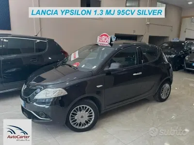 Usata Lancia Ypsilon 95 CV (69 kW) 2016 Nero Utilitaria