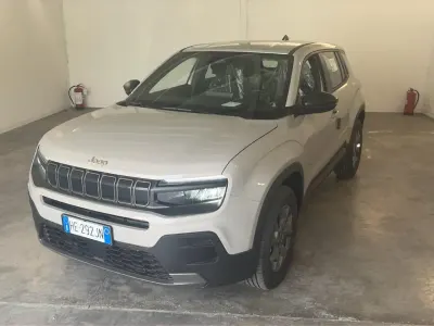 Nuova Jeep Avenger Longitude 110 CV (80 kW) 2026 Beige SUV