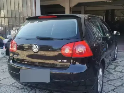 Usata VW Golf IV 105 CV (77 kW) 2005 Nero Berlina