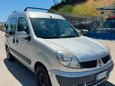 Usata Renault Kangoo 68 CV (50 kW) 2006 Grigio Monovolume