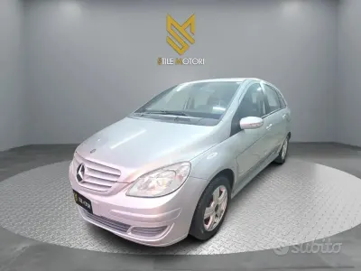 Usata Mercedes 180 109 CV (80 kW) 2008 Bianco Berlina