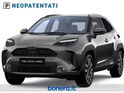 Nuova Toyota Yaris Cross Lounge 92 CV (67 kW) 2026 Grigio SUV