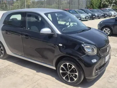 Usata Smart ForFour 71 CV (52 kW) 2015 Nero Utilitaria