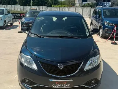 Usata Lancia Ypsilon Silver 69 CV (50 kW) 2016 Blu Utilitaria
