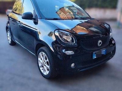 Begagnad Smart ForFour 2018 Svart Halvkombi